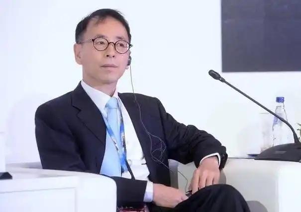 经济学家谢国忠最近抛出了一记相当扎心的警告：眼下这场AI狂潮一旦泡沫破裂，大洋彼