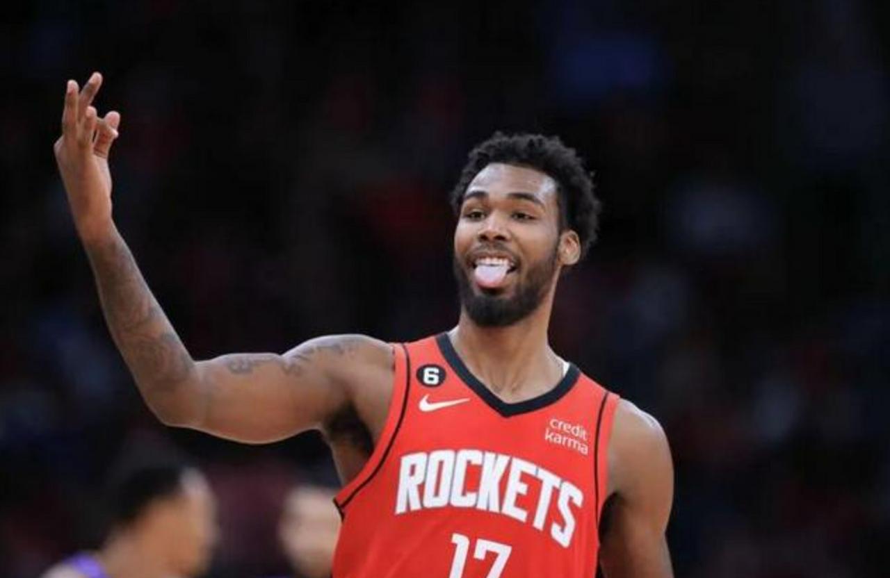 全联盟都被火箭骗了！大家都以为火箭升到第五位，季后赛打掘金？其实火箭队是为了升到