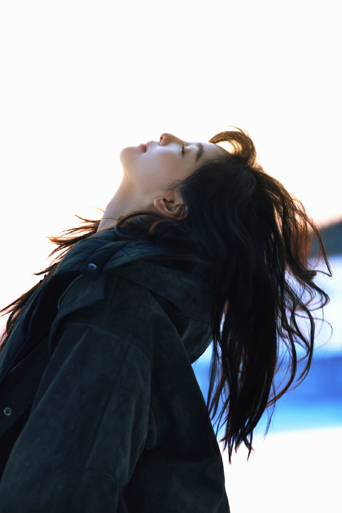 章若楠随便拍都是故事感