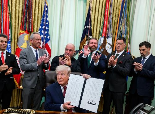 为了访华，美国忍了
4月19日，根据知情人士透露，美国内部正在就是否下令派出地面