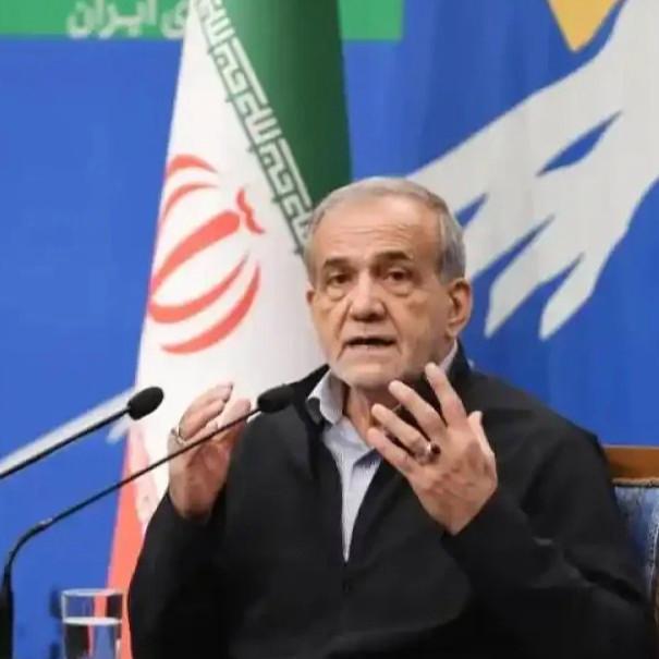 伊朗总统的无力呐喊！当今国际局势依旧是弱肉强食，伊朗总统连发五问痛斥美国霸权，虽