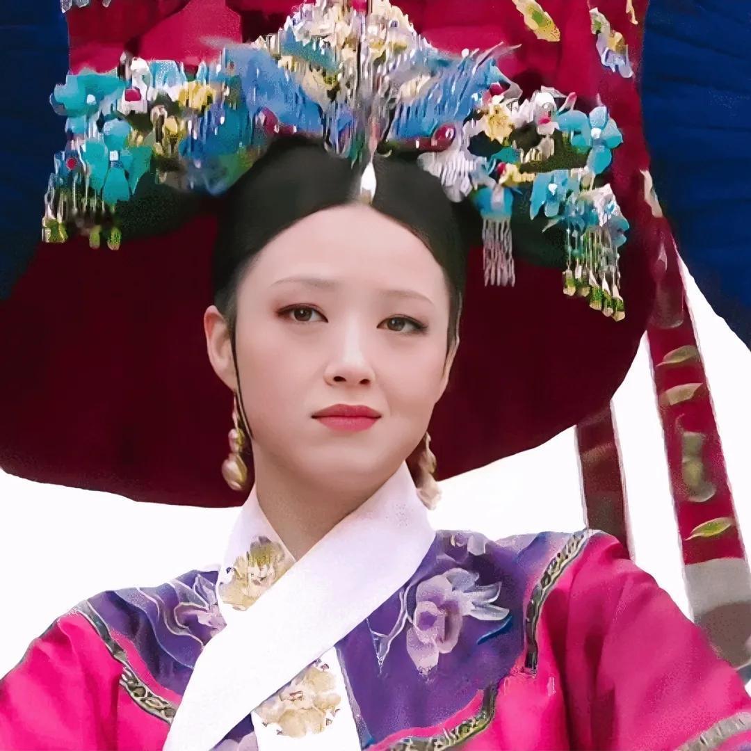 一次节目上，主持人问蒋欣：“据说你去《大脚马皇后》见组的时候特别逗，你进去的时候