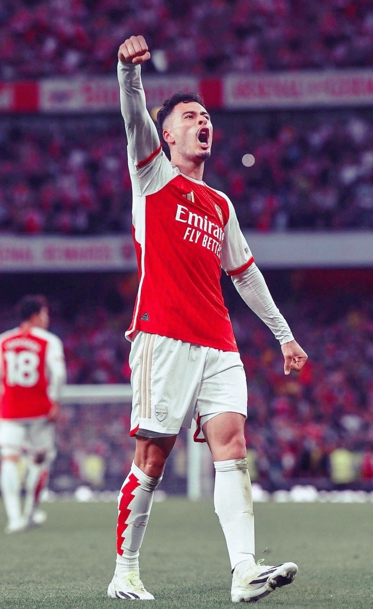 北京时间1月11日晚，足总杯第三轮上演跨级别对决，英超领头羊阿森纳客场4-1逆转