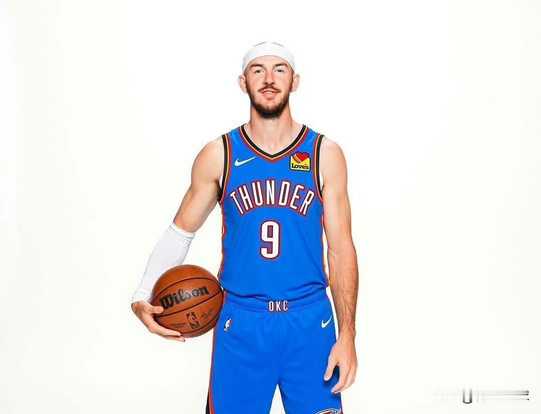 卡鲁索这恐怖的效率！

今天对阵勇士队，卡鲁索仅上场15分钟，正负值竟然高达+2