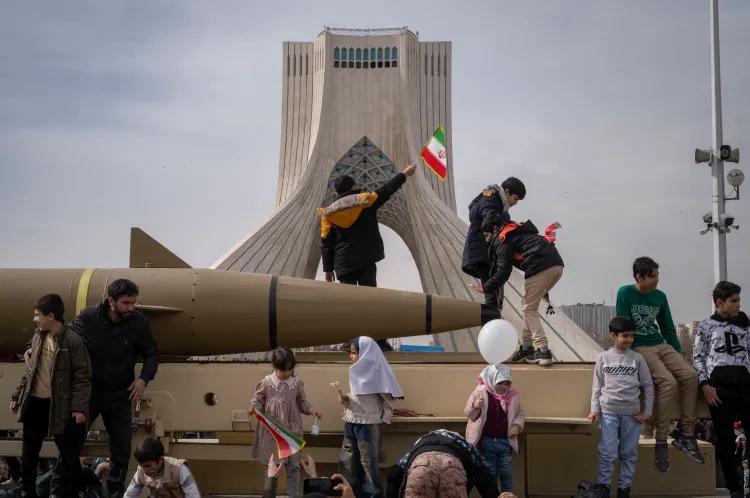 【伊朗真正的续命法则是经济，而不是长期对抗】到现在为止，真正重磅新闻是，美伊谈判