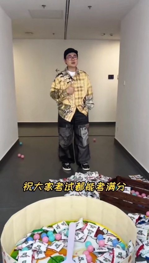 吕严对食物有的是力气和手段 吕严闯进满分男赛道了天才厨人         别的不