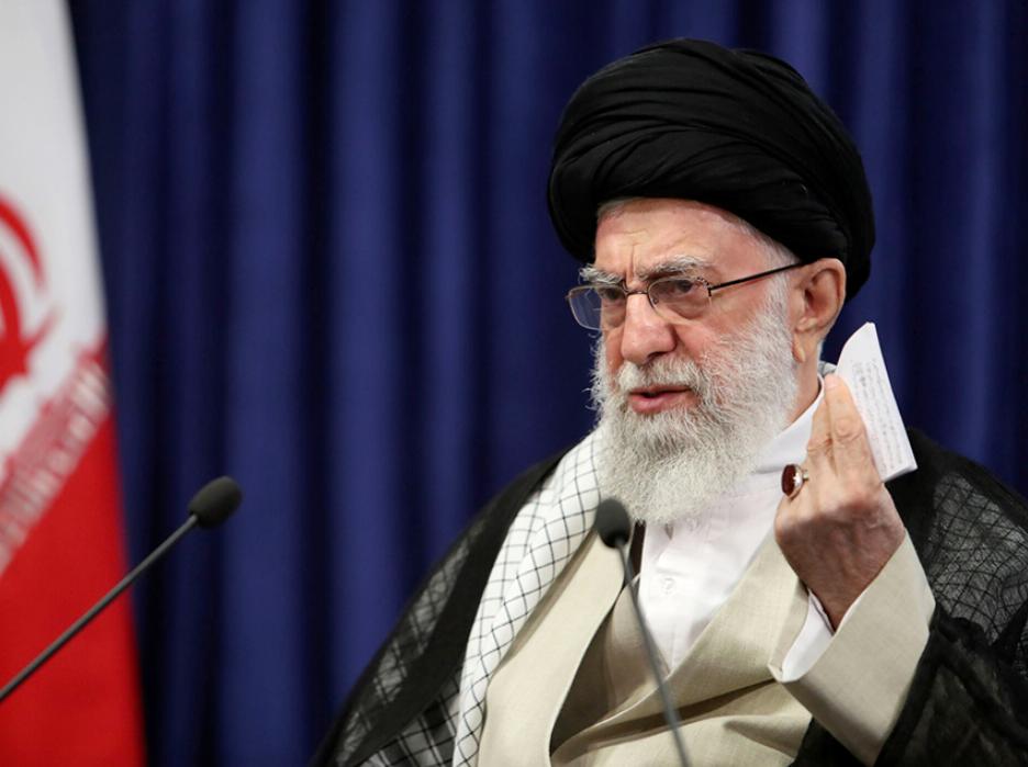 伊朗一退再退，最后还是被打了。
现在可以肯定伊朗只有猛烈地还手，尚有一线生机，如