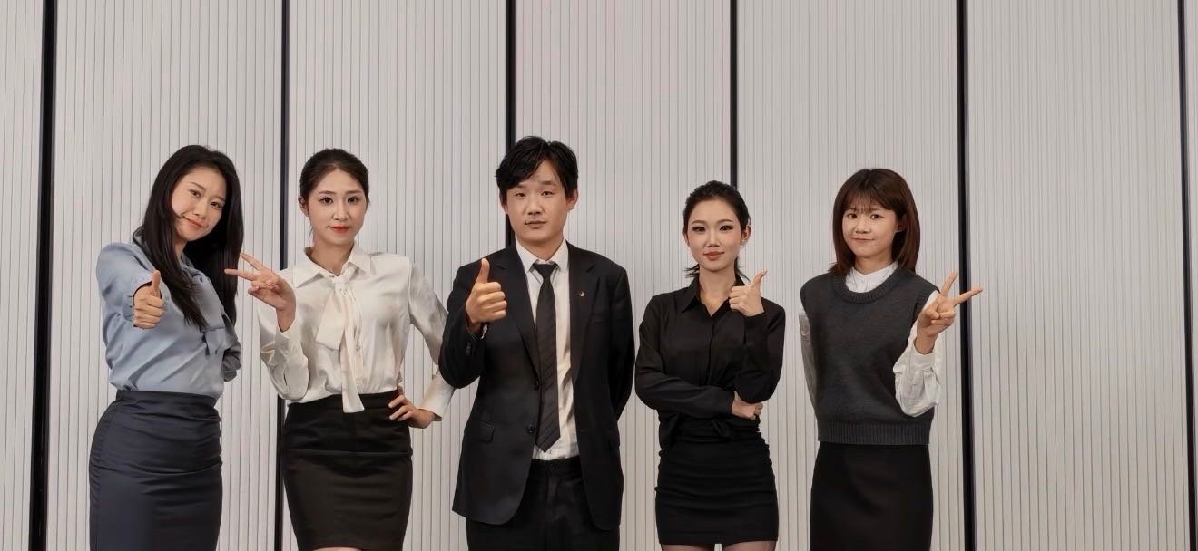 各位表妹辛苦了，拍摄一天微电影，祝面试疑云得奖，取得最佳成绩 