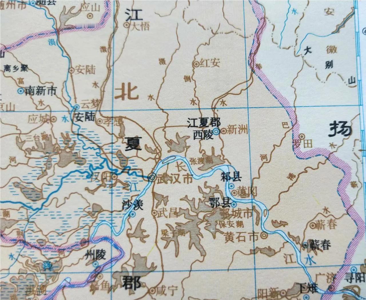 一张老地图，把黄州和新洲的千年关系讲透了
 
很多人搞不清，为什么现在新洲的城关