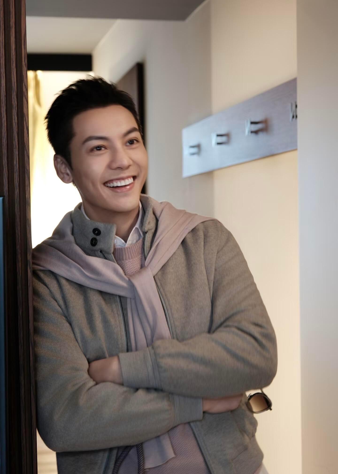 陈伟霆有了小朋友更有底气陈伟霆有了小朋友更有底气接受挑战温柔藏于心底，爱意化为底