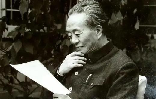 1910年，地主蒋忠樽的妻子难产2天才生下一名男孩，可他却没有一丝喜悦，转头就将