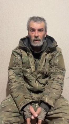 俄军士兵罗曼·沃洛瓦托夫想轻松搞点钱，长官不怀好意地拍胸脯保证他能在俄罗斯本土服