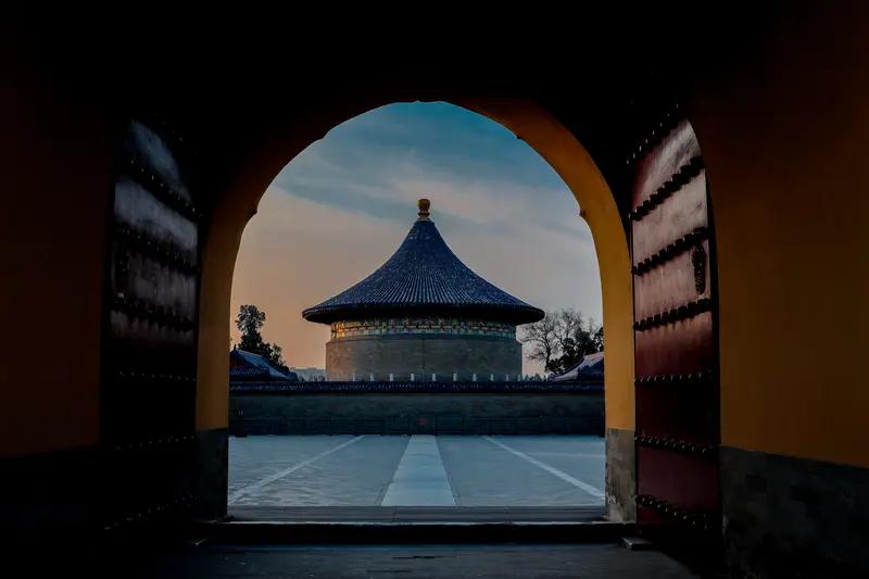 两个字，道尽成年人最舒服的生活状态
 
有人问我：现在的生活，用两个字形容是什么