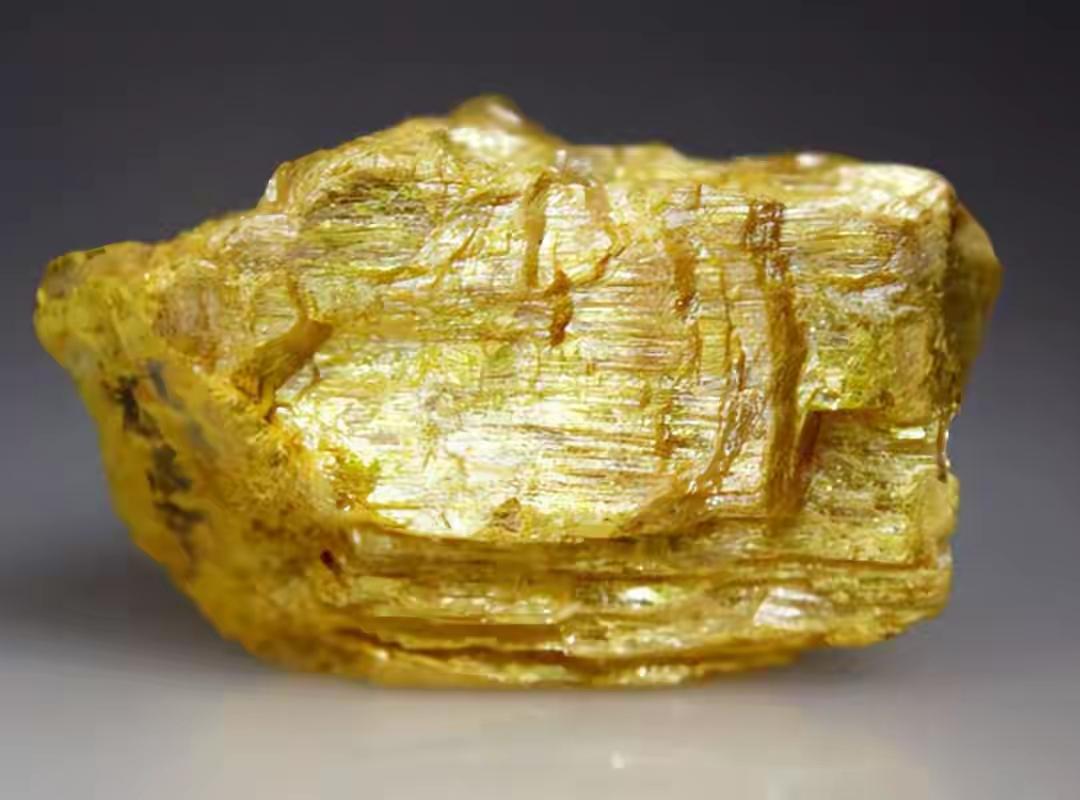 “关税黑天鹅”！马克龙敦促欧盟动用最强贸易武器反击特朗普关税