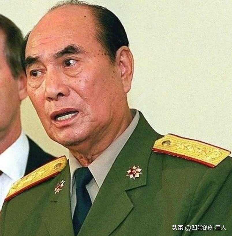 1989年，时任广州军区司令的张万年将军在夜间值班时想抽烟，发现烟抽完了，便叫来