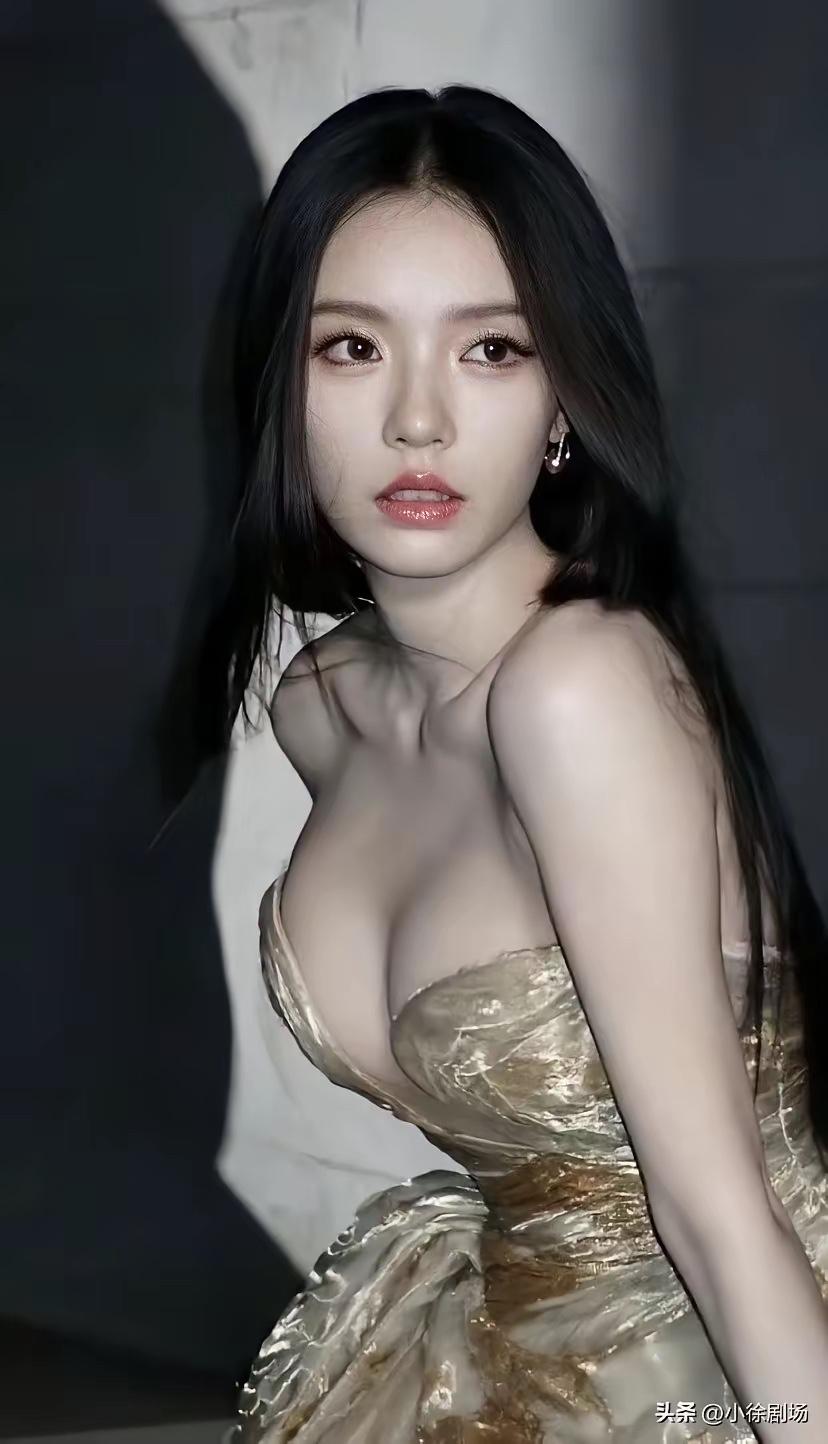 林允这颜值真绝了！同框刘亦菲也不输，星女郎果然名不虚传林允走秀 林允照片集 林允