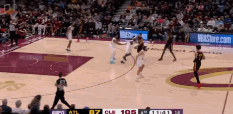 这么准了？如今库明加三分非常稳定！
在今天NBA常规赛老鹰对阵骑士的第四节比赛初