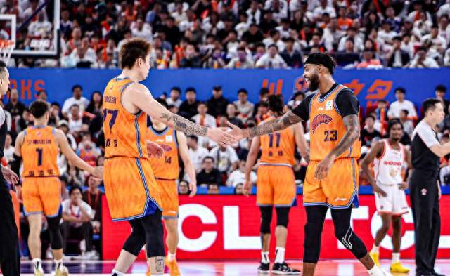 23中7+三分12中3！难怪在NBA混不下去，你连CBA都打不明白了吗？