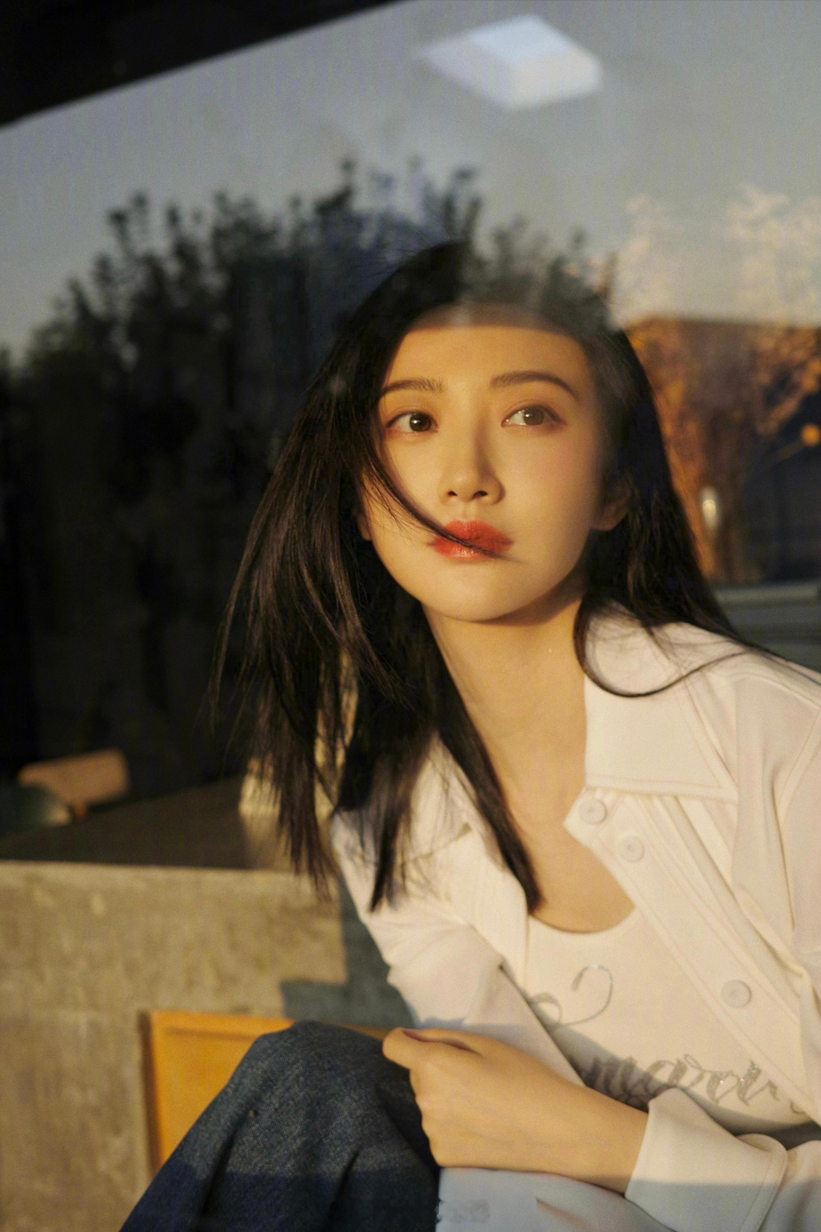 张大奕否认嫉妒景甜她没有资格评价景甜，互联网还是有记忆的 