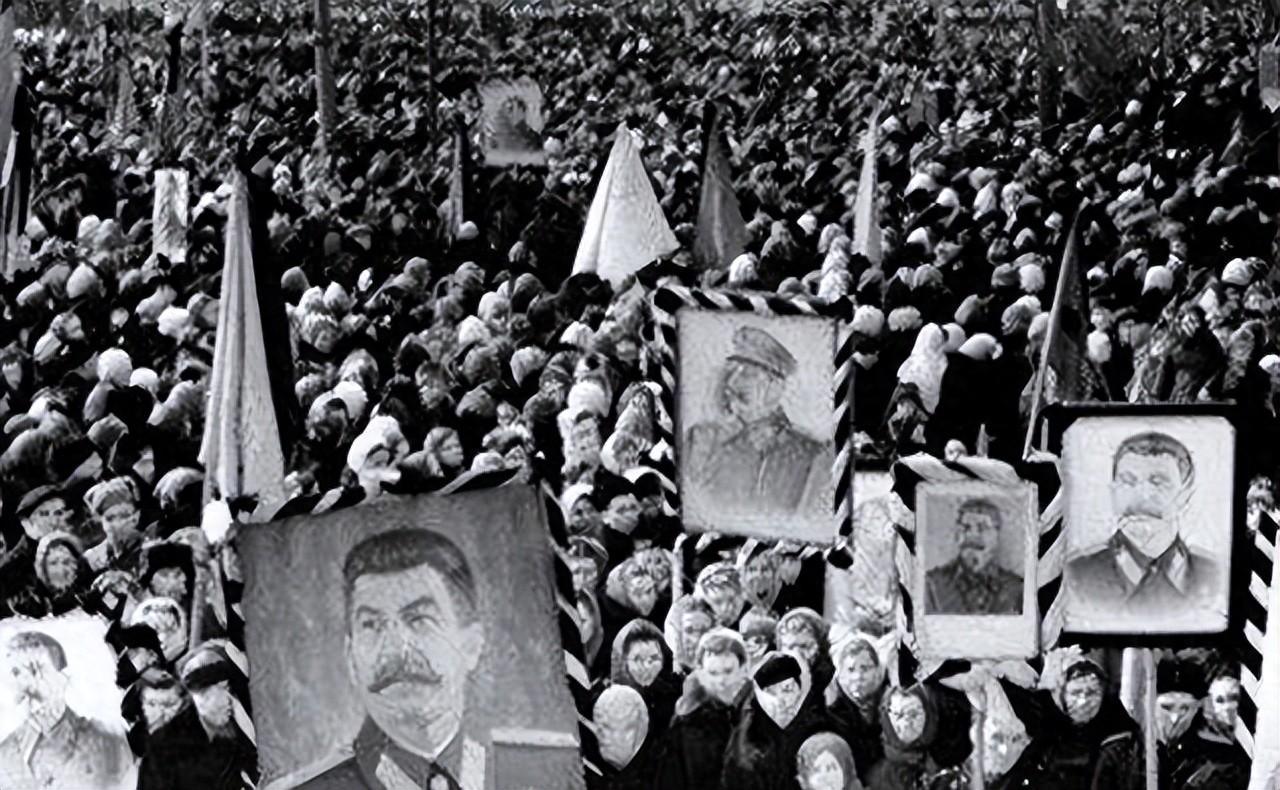 俄罗斯门口的三个国家，为何个个仇俄，只因苏联干了一件事！

俄乌冲突爆发后，有三