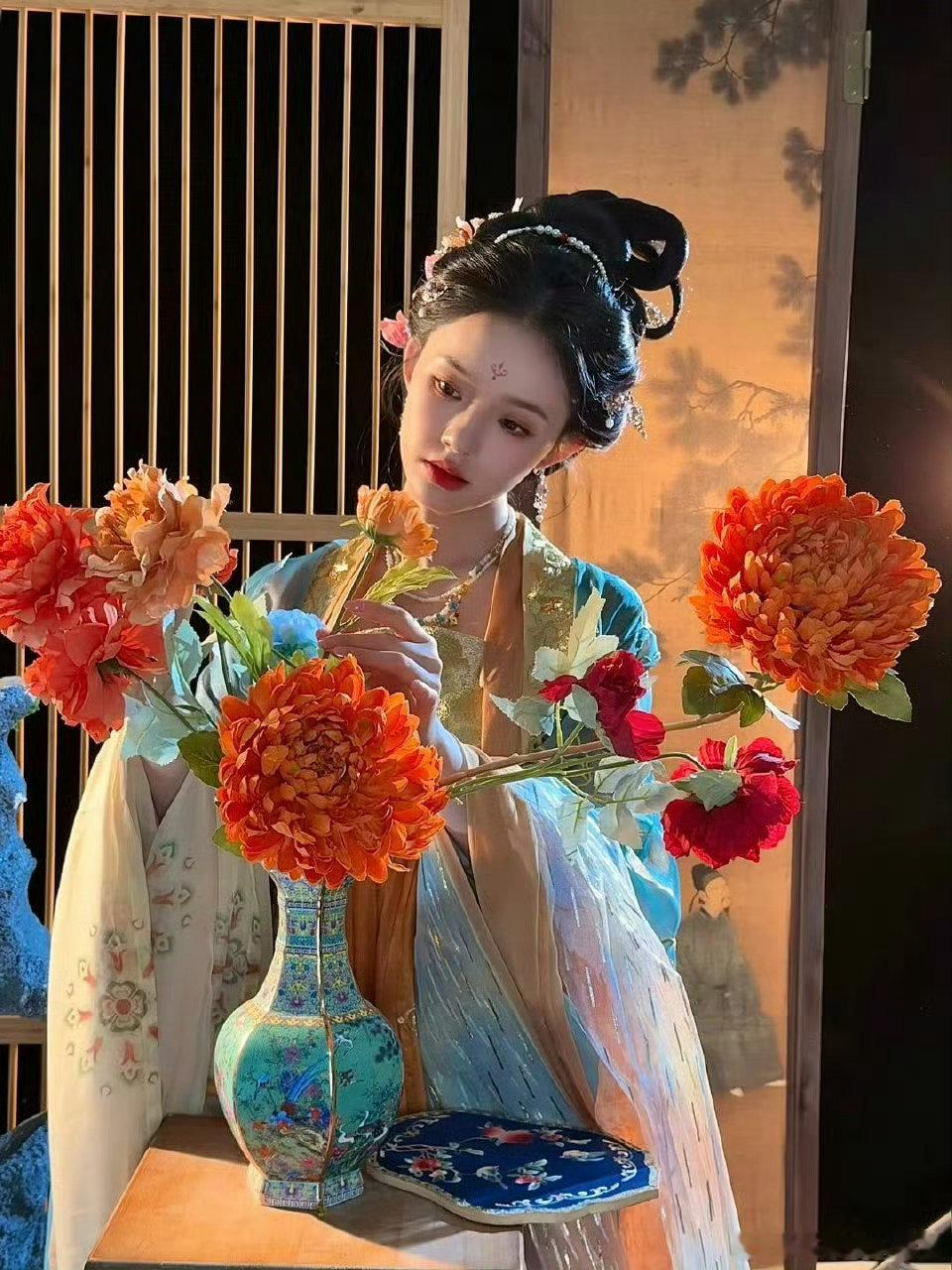 有陈都灵打call的千娇百媚，热度预定！赶紧追起来，再蹲一波嘟嘟新剧。  