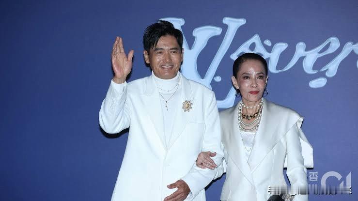 发哥时隔31年终于卖出套楼赚了三百几万
想不到他卖不出豪宅反而卖出套平层啊！
话