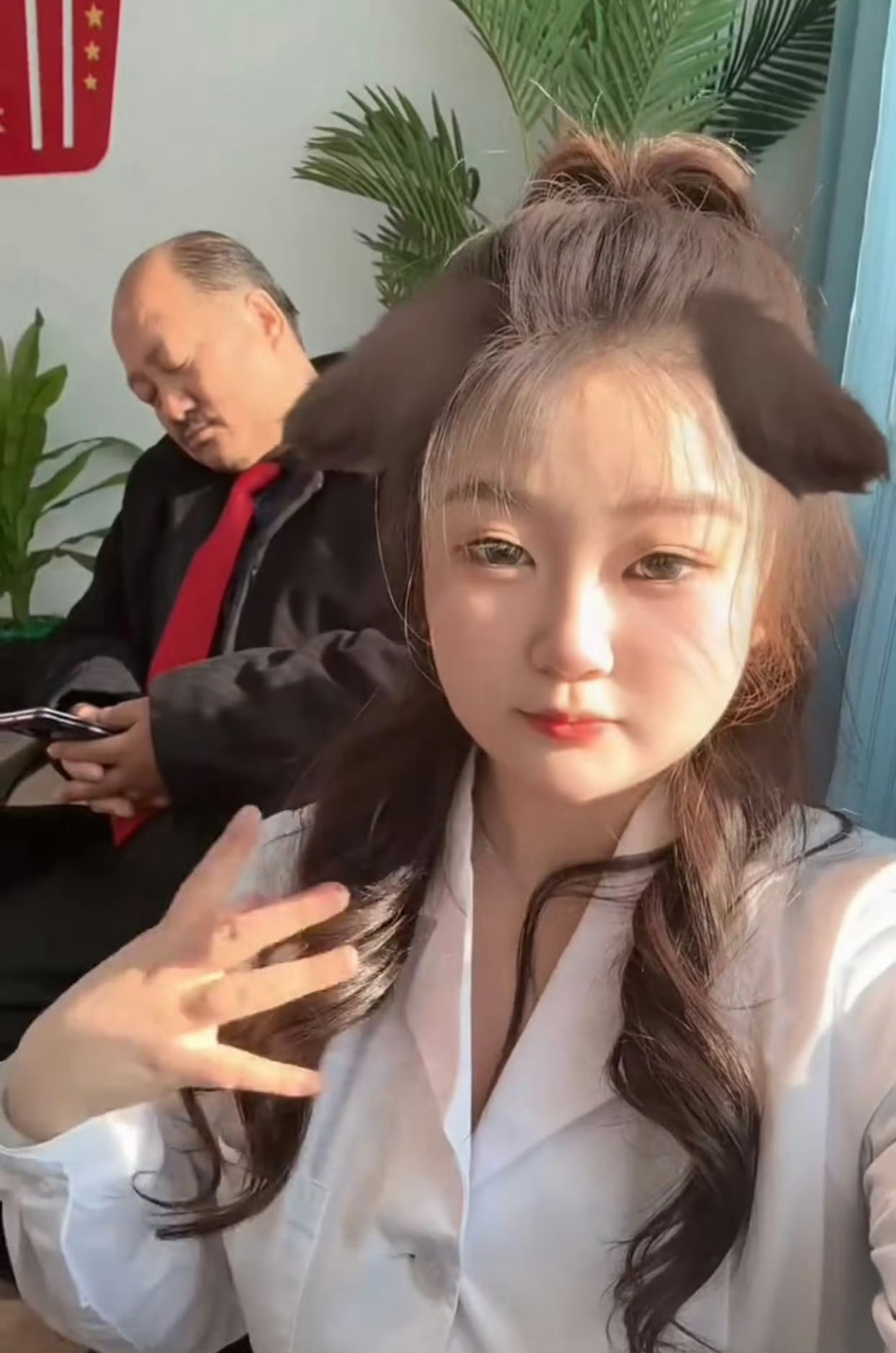谢广坤女儿控诉父亲谢广坤女儿控诉父亲称：“谢广坤女儿说进不去谢广坤的家，我没有家