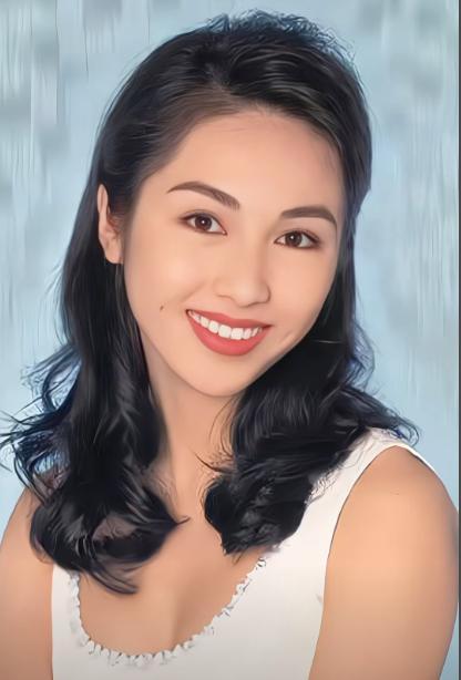 2008年，演员黎姿做生意失败，这时候弟弟又出了车祸，急需救命钱！她迫于无奈，找