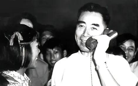 专业对口
        在一次文艺晚会上，上海音乐学院有人向周总理反映，附中钢