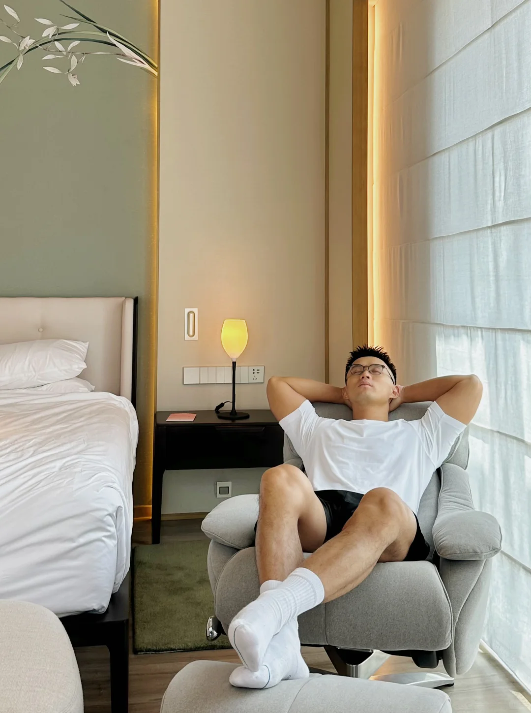 又在酒店多躺了1个小时