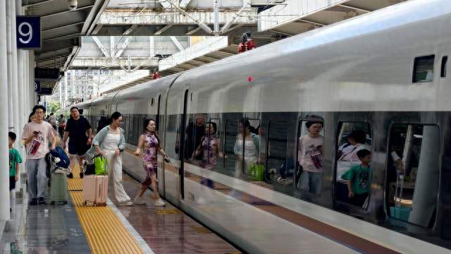 南宁火车站一男子跳轨，到底留下了什么