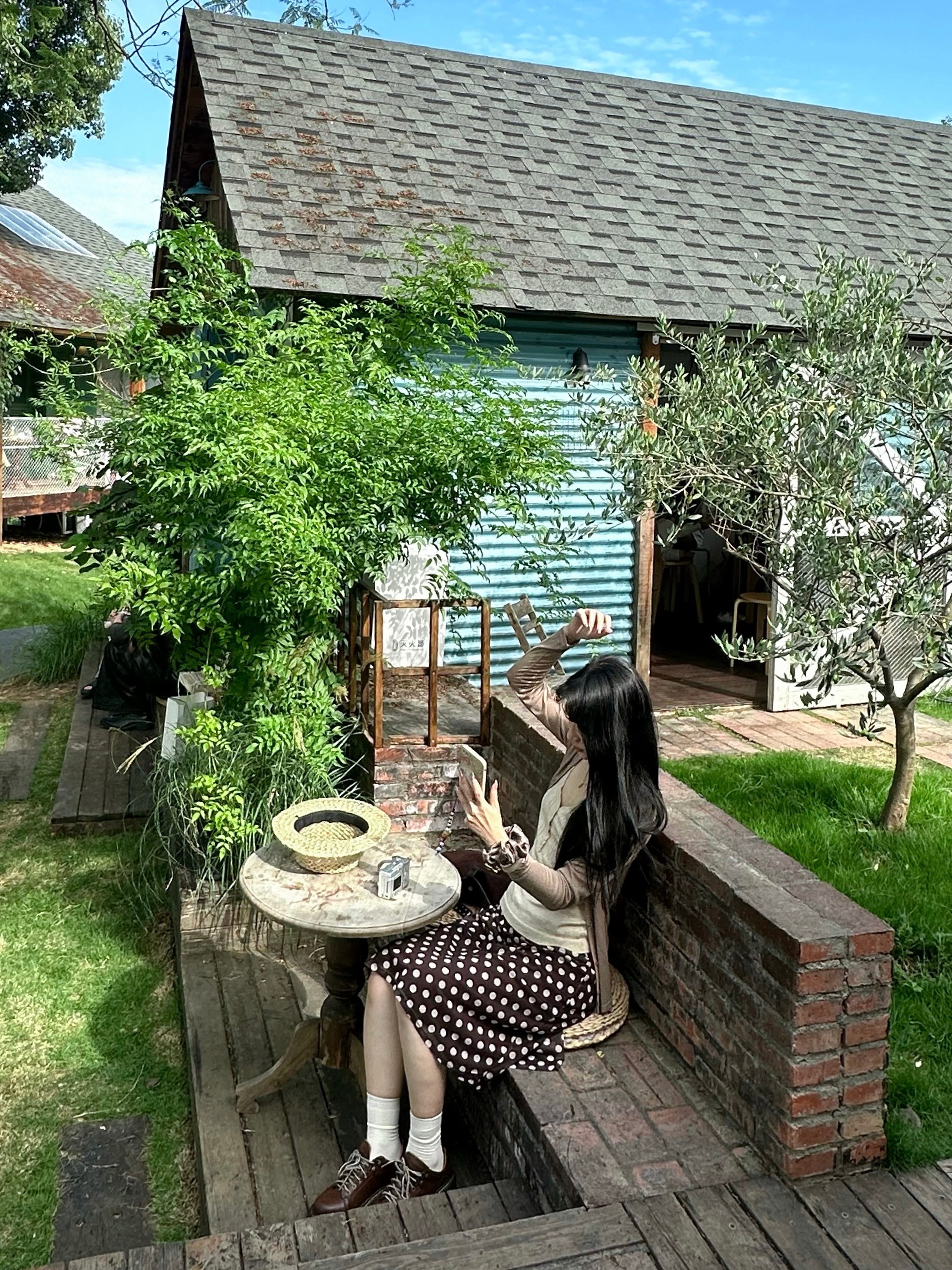 太好笑了 紫怡拍我正在自拍我一看 哇黑发真的很有质感这个头发可以嫁入豪门吗（ju