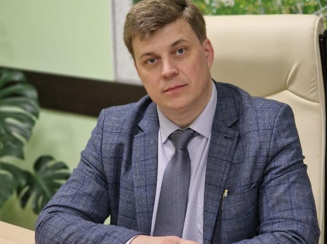 【俄罗斯一名市长因1500名居民一个月没有暖气而被拘留。】1月29日，俄罗斯北部