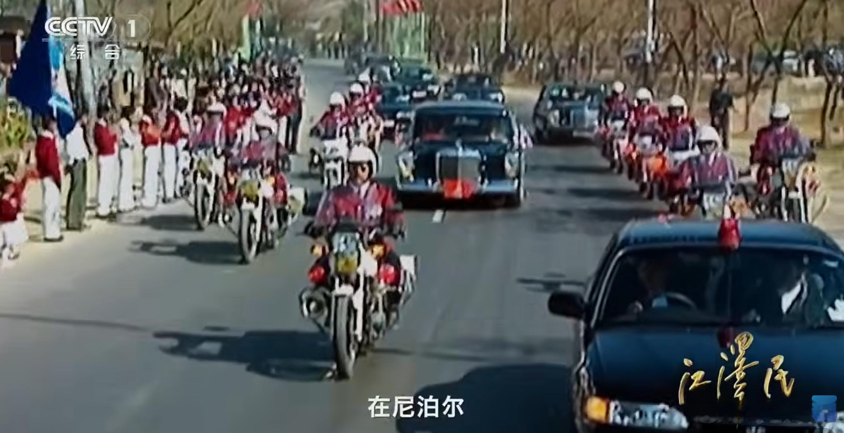 尼泊尔和朝鲜 还是有点老奔驰的 