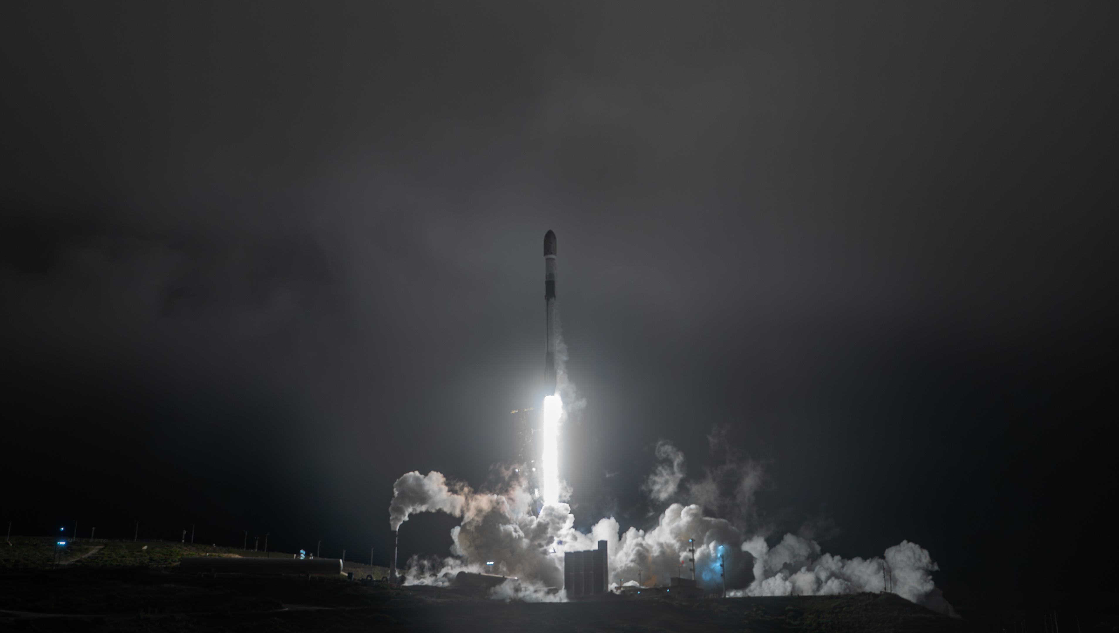 SpaceX第17次拼车任务，将81个载荷送入轨道 