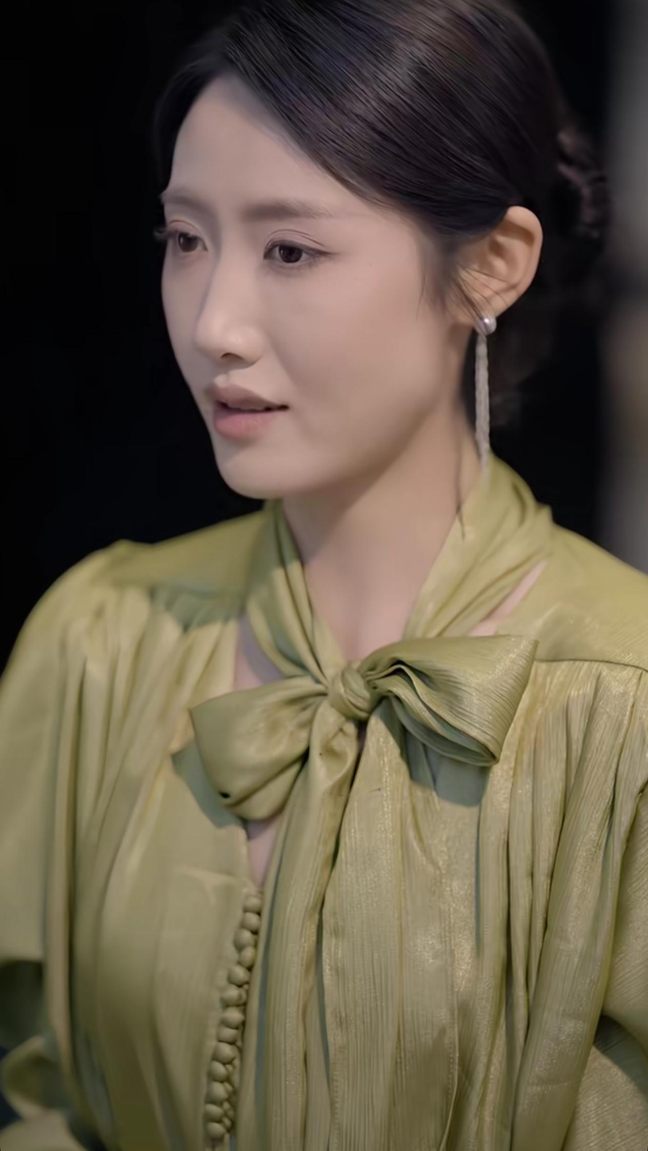 短剧中的气质时尚美女！