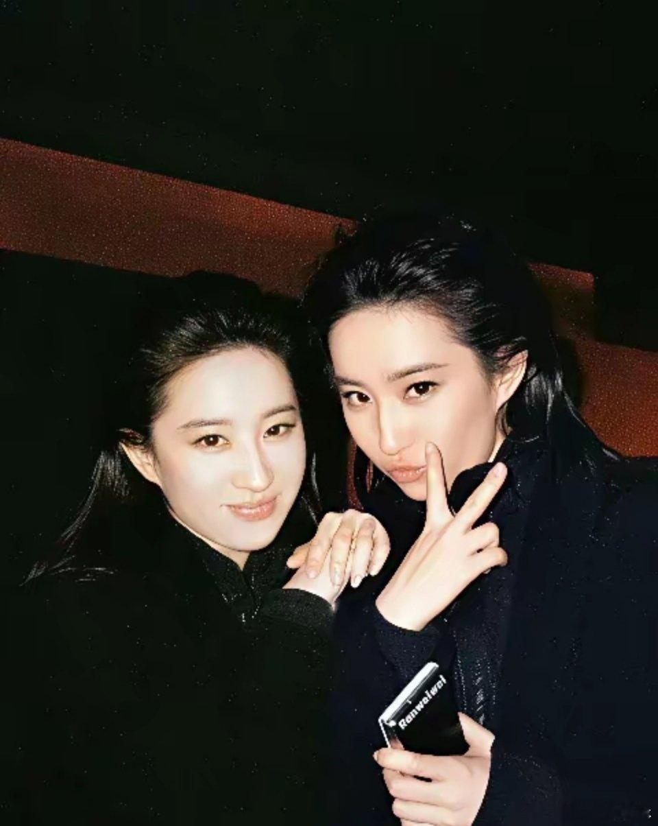 这两个一个是刘亦菲！一个是替身杜雨宸！你能分清楚她们吗？ 