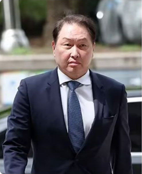 已确认离婚！“世纪婚礼”轰动一时，男方承认婚内出轨，女方将分走43.7亿元 