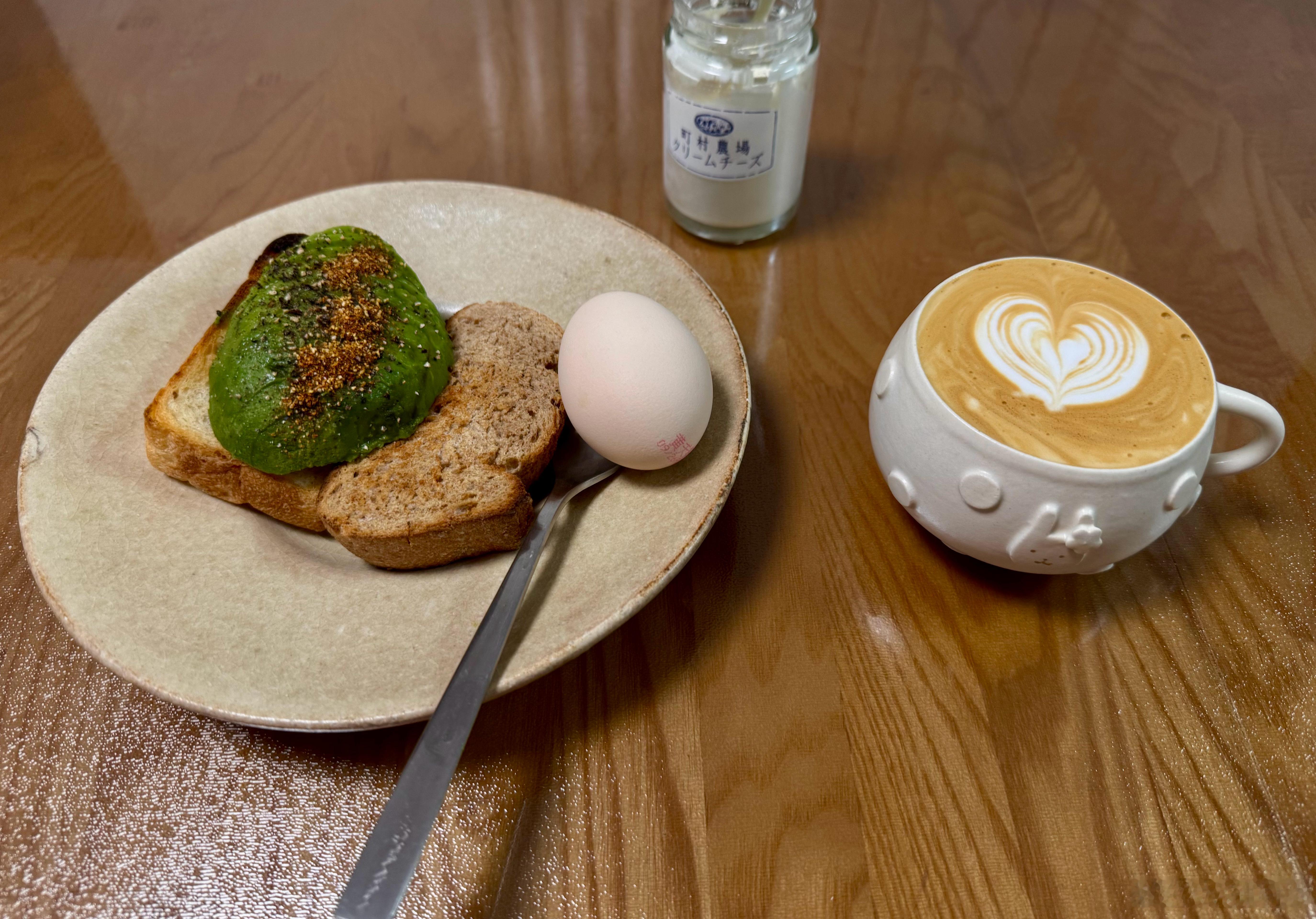 早餐[超话]coffeetime 早安！☕️🍞上一天歇一天然后就正常到明年了[
