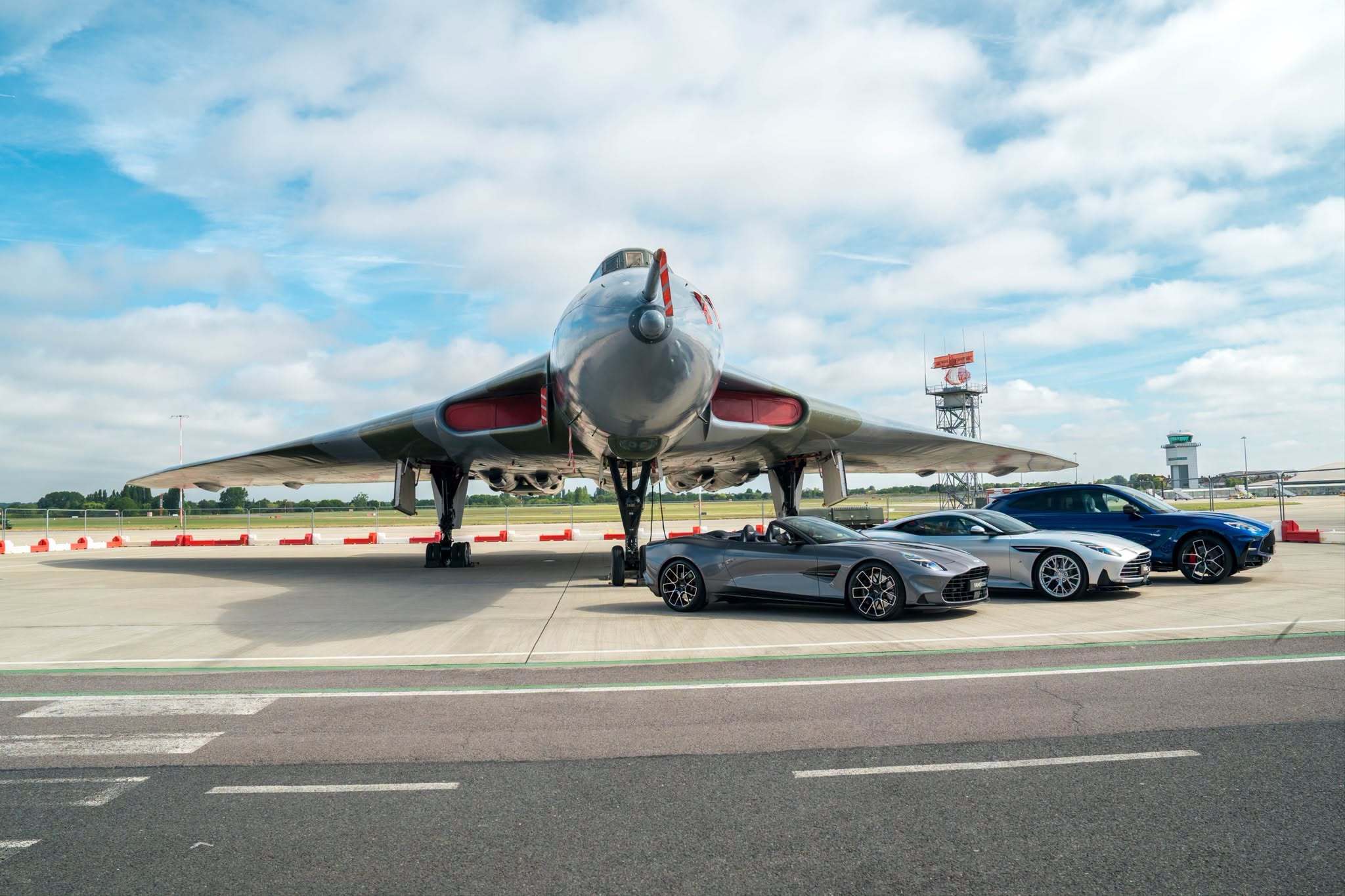 Aston Martin Vanquish Volante & DB12 S &