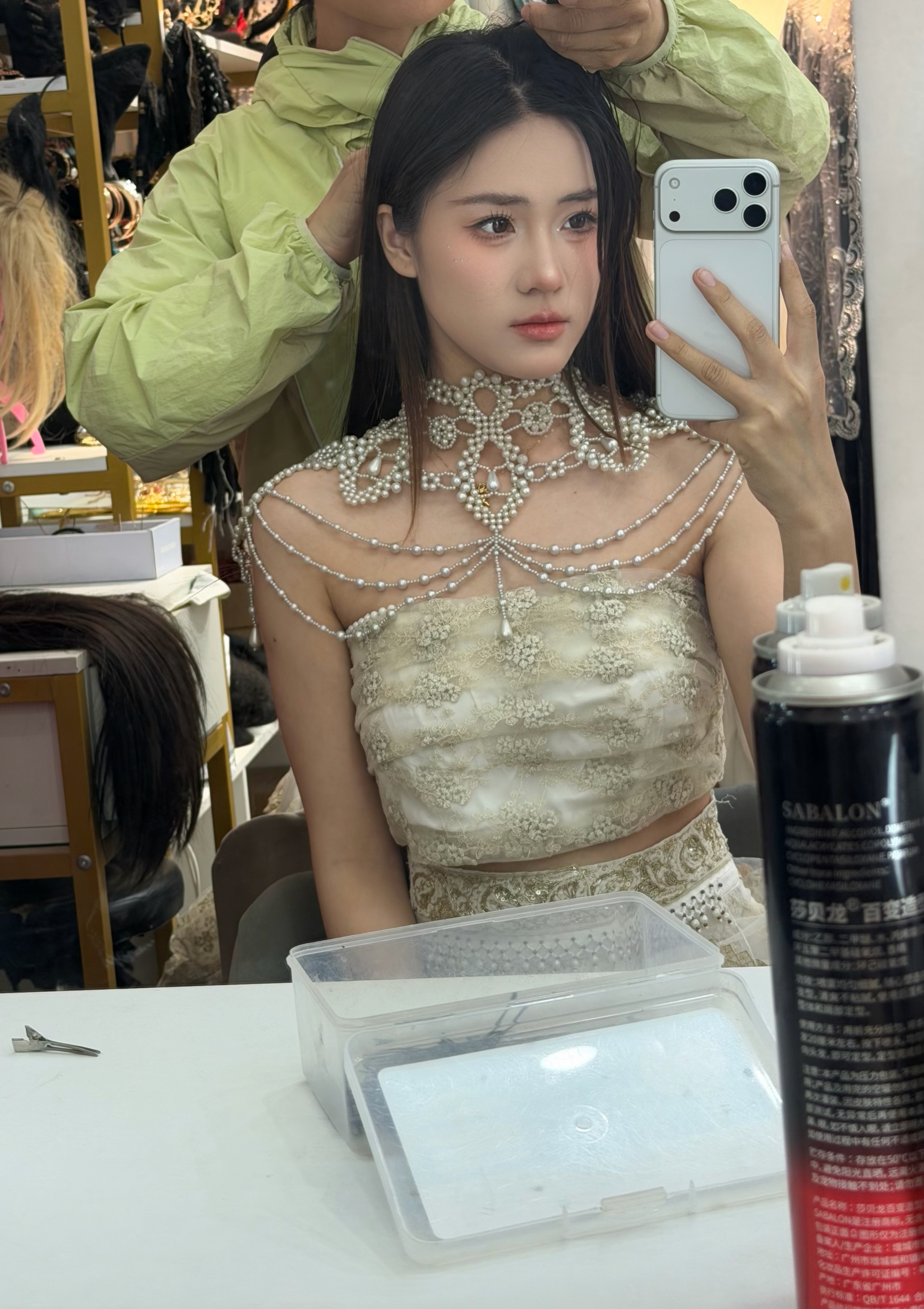 小李同学平时不会化妆这化完妆后，感觉又是另外一个小李呀！ 敦煌·鸣沙山月牙泉