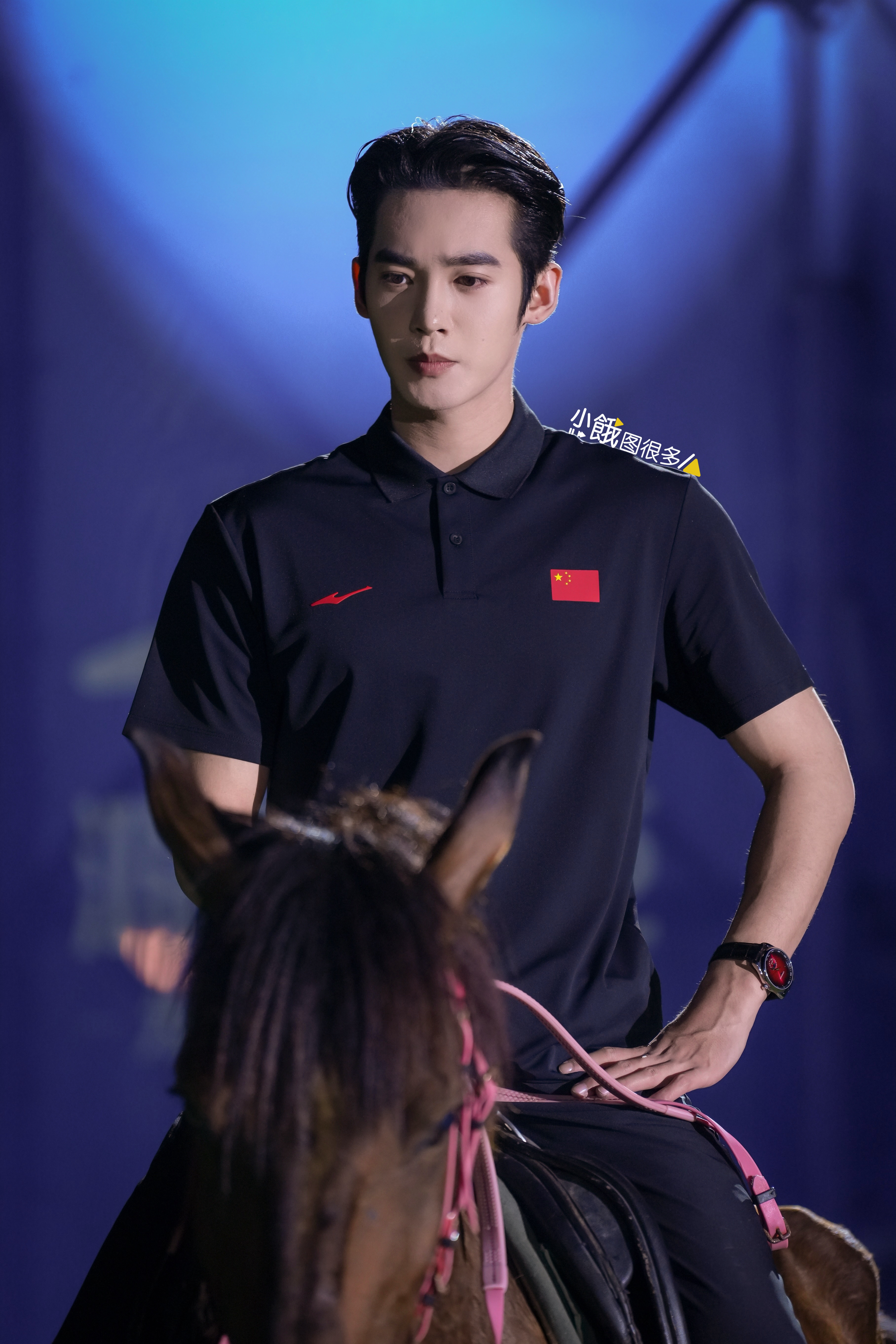 于适再现骑马名场面 20260426 补一组于适再现骑马名场面高清图集9p，热身