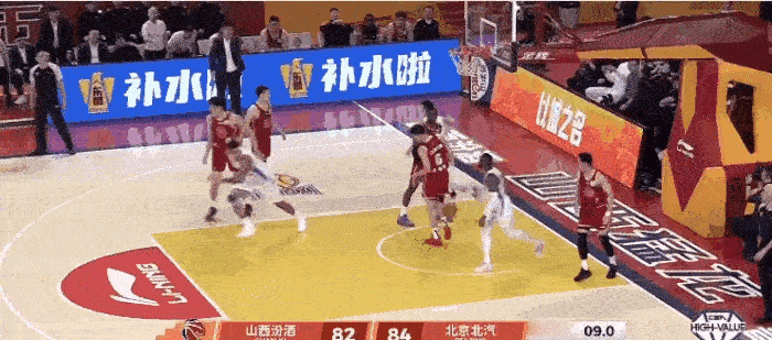 杰曼是真的勇！迪亚洛那体格那脾气，他居然敢直接正面怒吼硬刚，这胆子也太大了，隔着