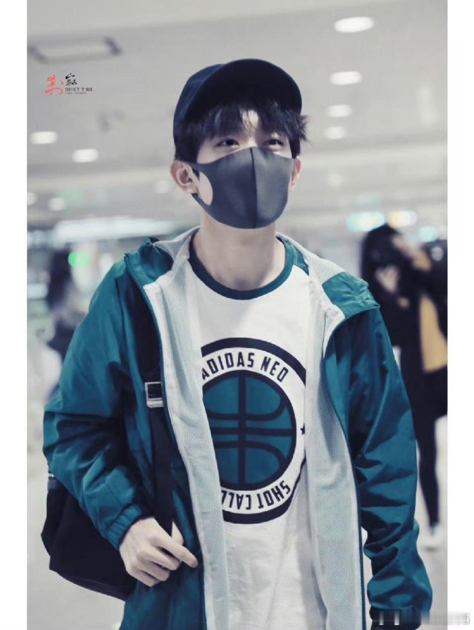 这谁能分清是kimi还是小时候的易烊千玺，简直就是世界上最萌的萌物想念小奶包时期