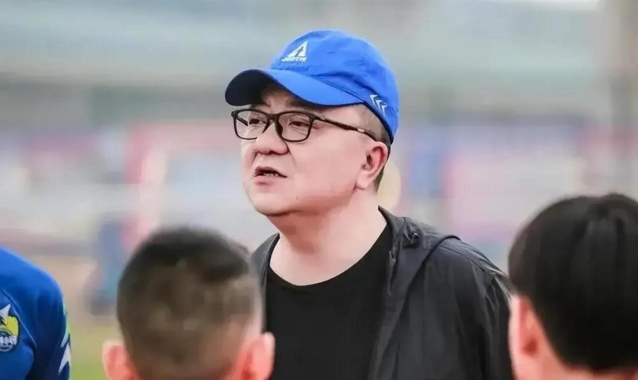 董路直播回应与孙臣曦一家已经断绝来往了。这次终于爆出与家长之间的恩怨了。
 
孙