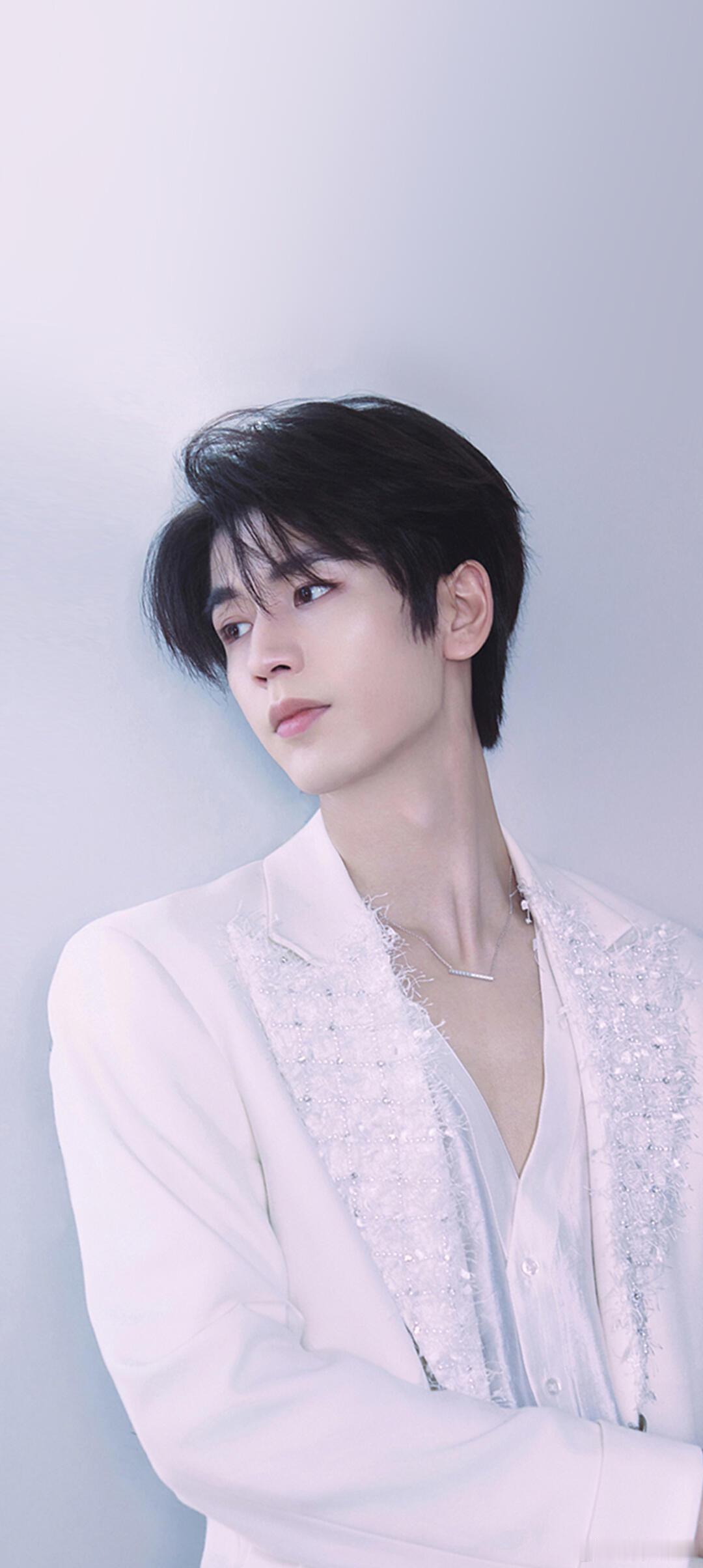 张凌赫  张凌赫竖屏壁纸 修图分享张凌赫｜ 