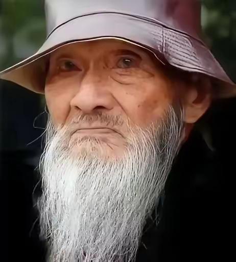 未来3-5年，保命修德才是人生第一要务
 
未来几年，保命最重要，3-5年之内，