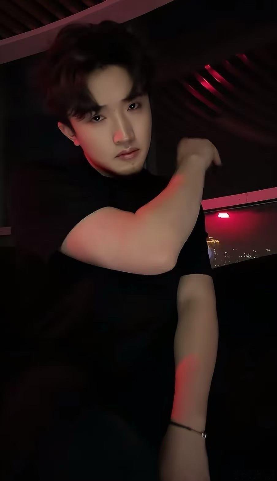 毛巾少爷吐槽自家毛巾丑 救命！毛巾少爷吐槽自家毛巾丑的样子像极了我吐槽公司产品?