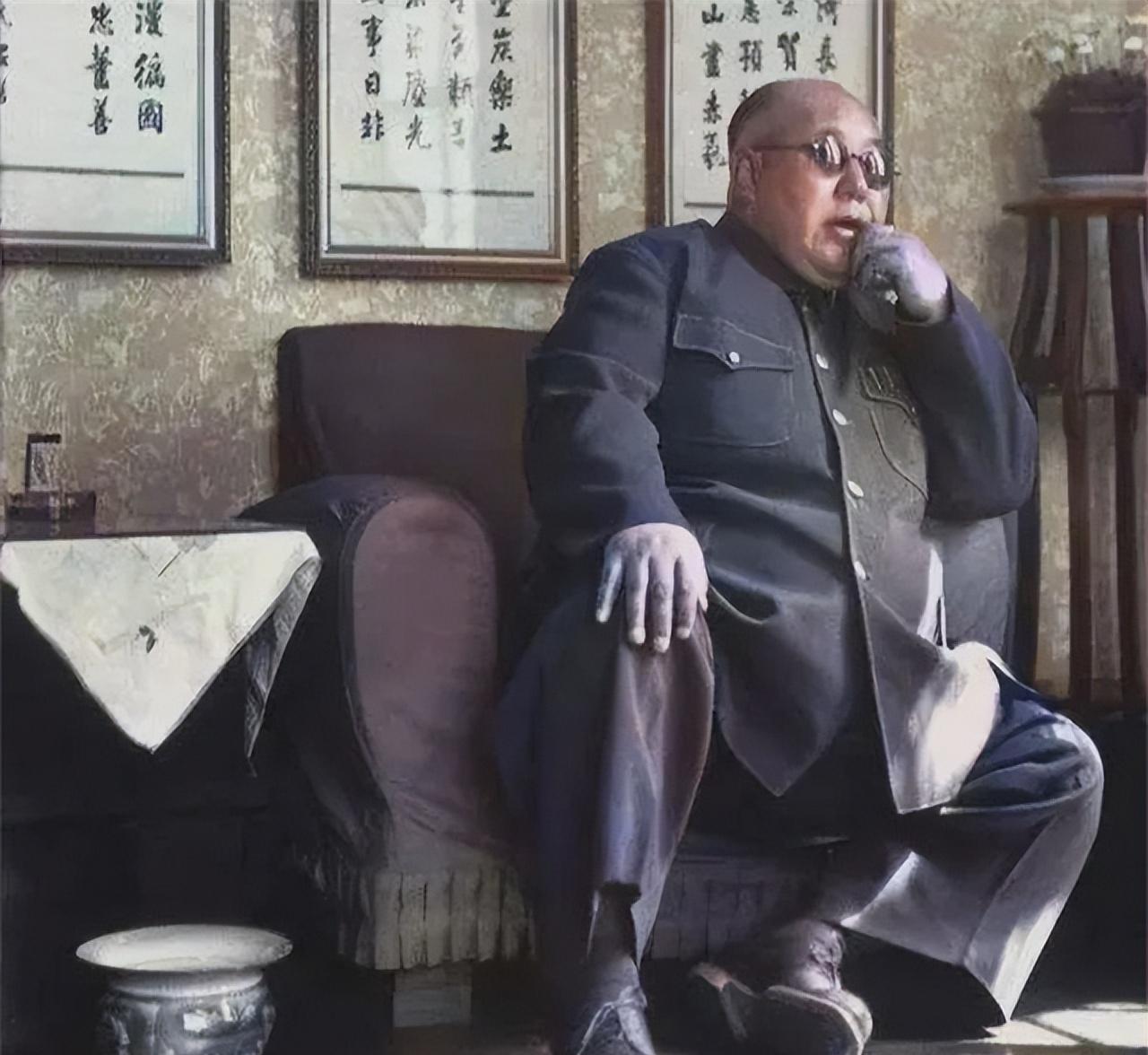 跑到美国，大军阀马鸿逵也不忘享受人生。1949年8月，兰州解放，宁夏王马鸿逵立马