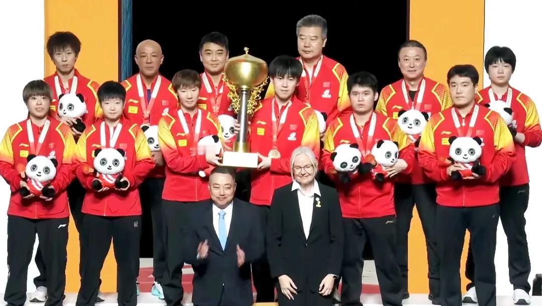 有很多网友，也有莎莎的粉丝，坐不住了认为邱贻可指导已经教不了莎莎了，建议莎莎换教